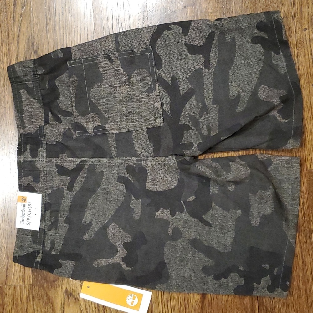 Boys Timberland olive green & black camo pull on shorts size S(8) - Picture 2 of 3